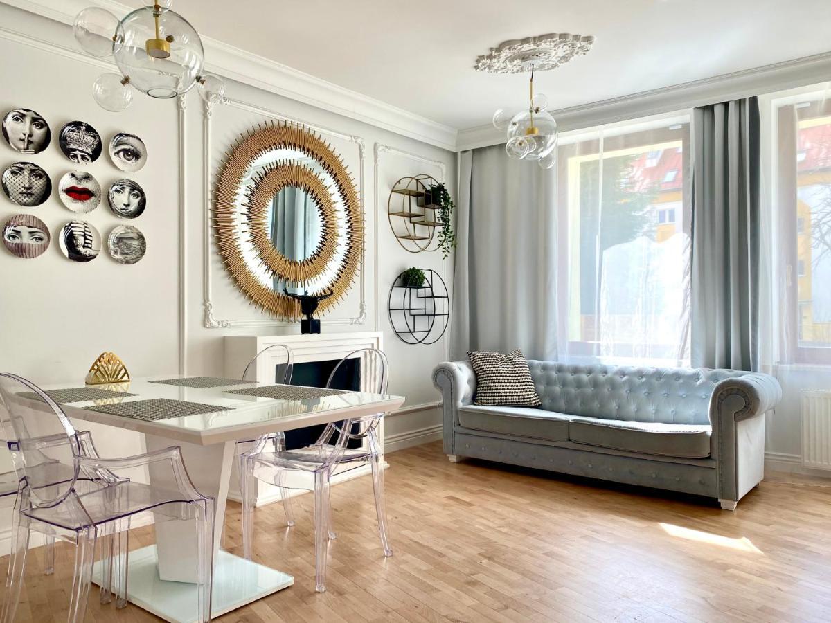 Gold By Praia Apartments - 600 M Do Plazy - Parking 소포트 외부 사진
